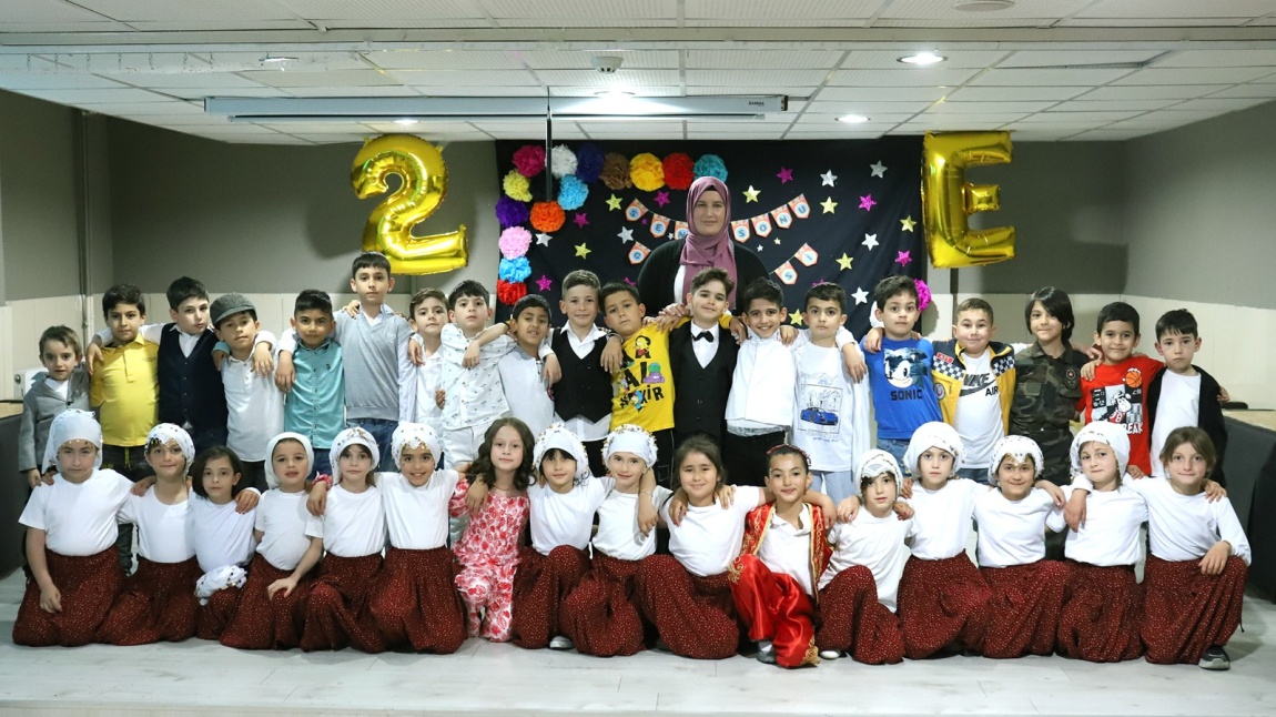 2E SINIFIMIZDAN YIL SONU GÖSTERİSİ